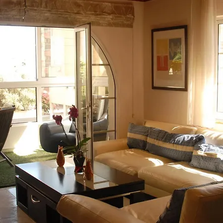 Apartament Dionisis *